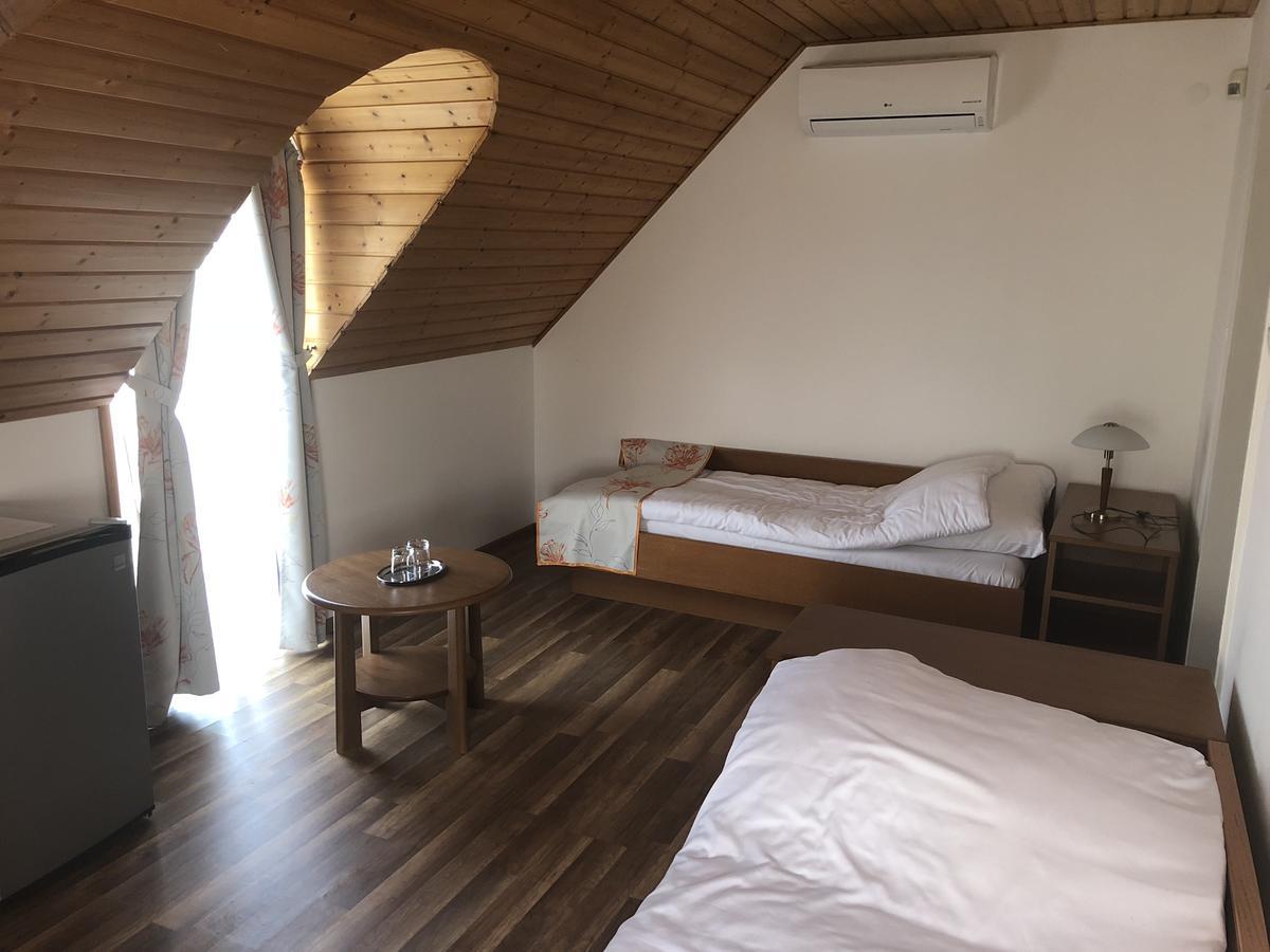 バラトンフレド Zoeldteto Panzio Bed & Breakfast エクステリア 写真
