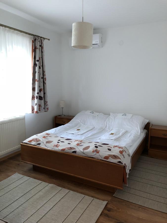 バラトンフレド Zoeldteto Panzio Bed & Breakfast エクステリア 写真