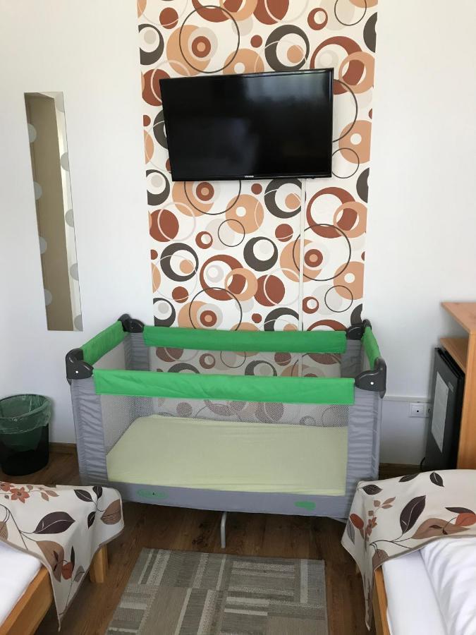 バラトンフレド Zoeldteto Panzio Bed & Breakfast エクステリア 写真