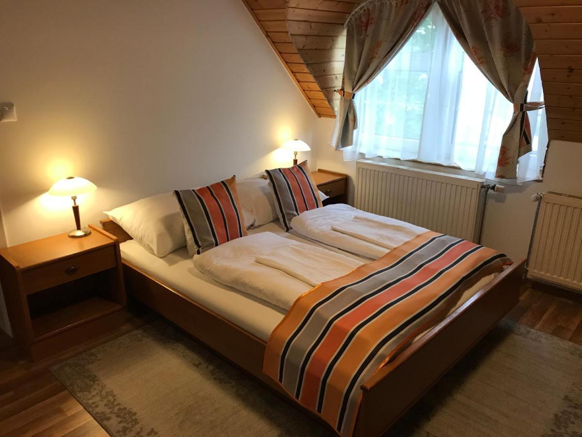 バラトンフレド Zoeldteto Panzio Bed & Breakfast エクステリア 写真