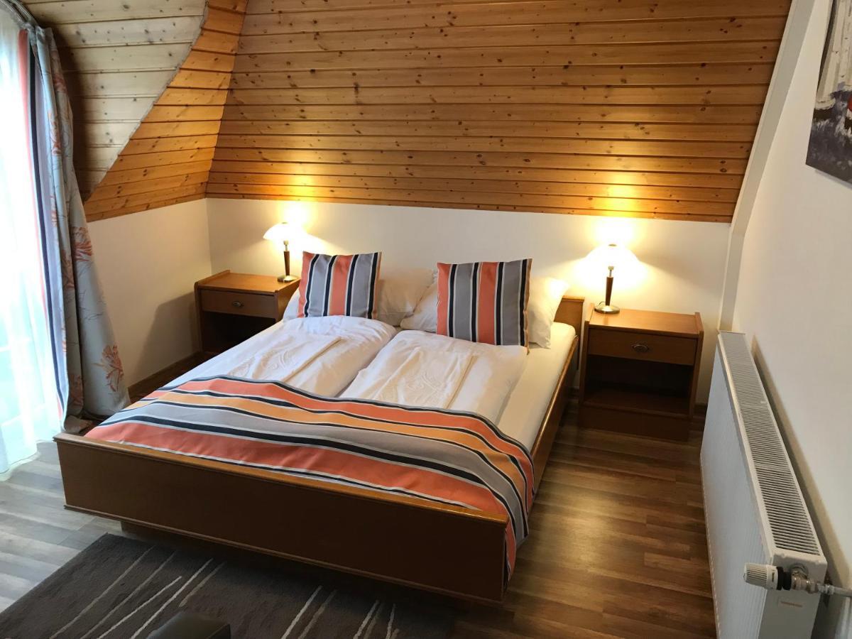 バラトンフレド Zoeldteto Panzio Bed & Breakfast エクステリア 写真